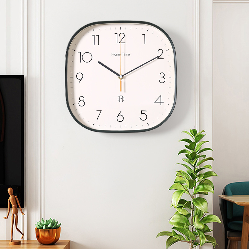 Reloj de pared de plástico