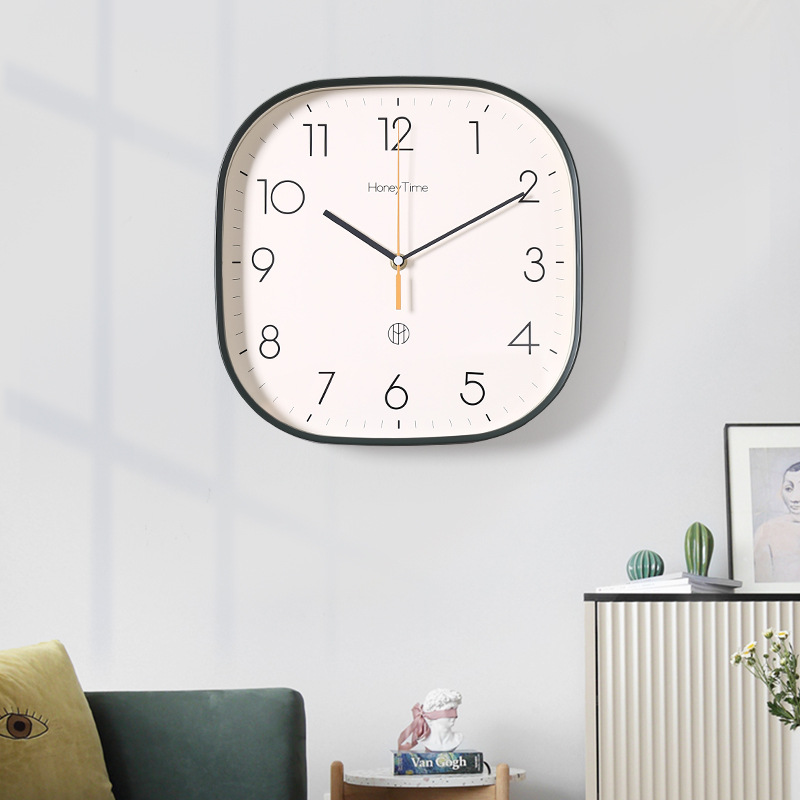 Reloj de pared de plástico