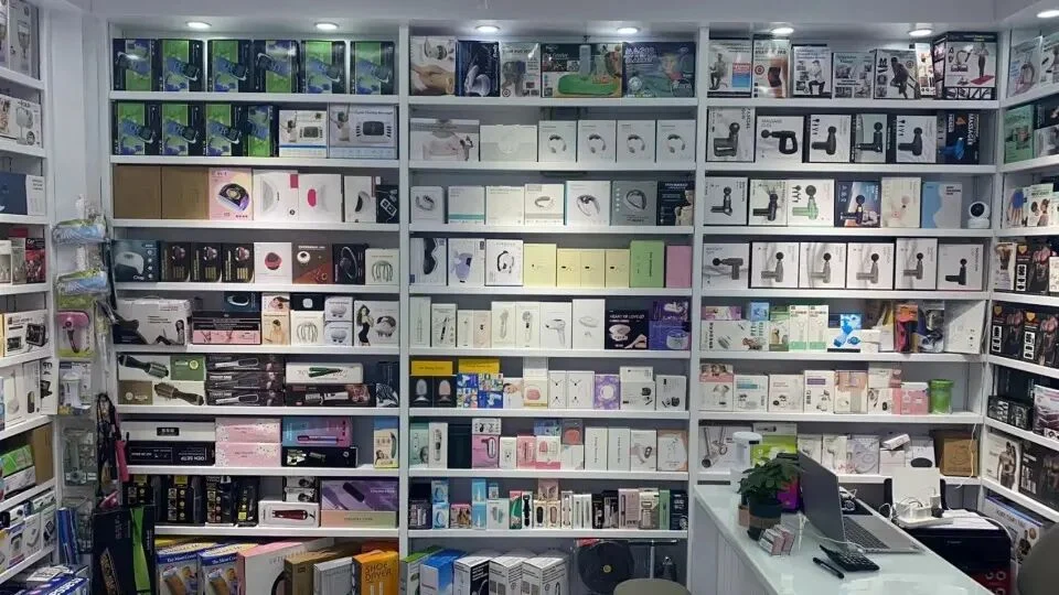 a-shop-in-yiwu-electronics-market