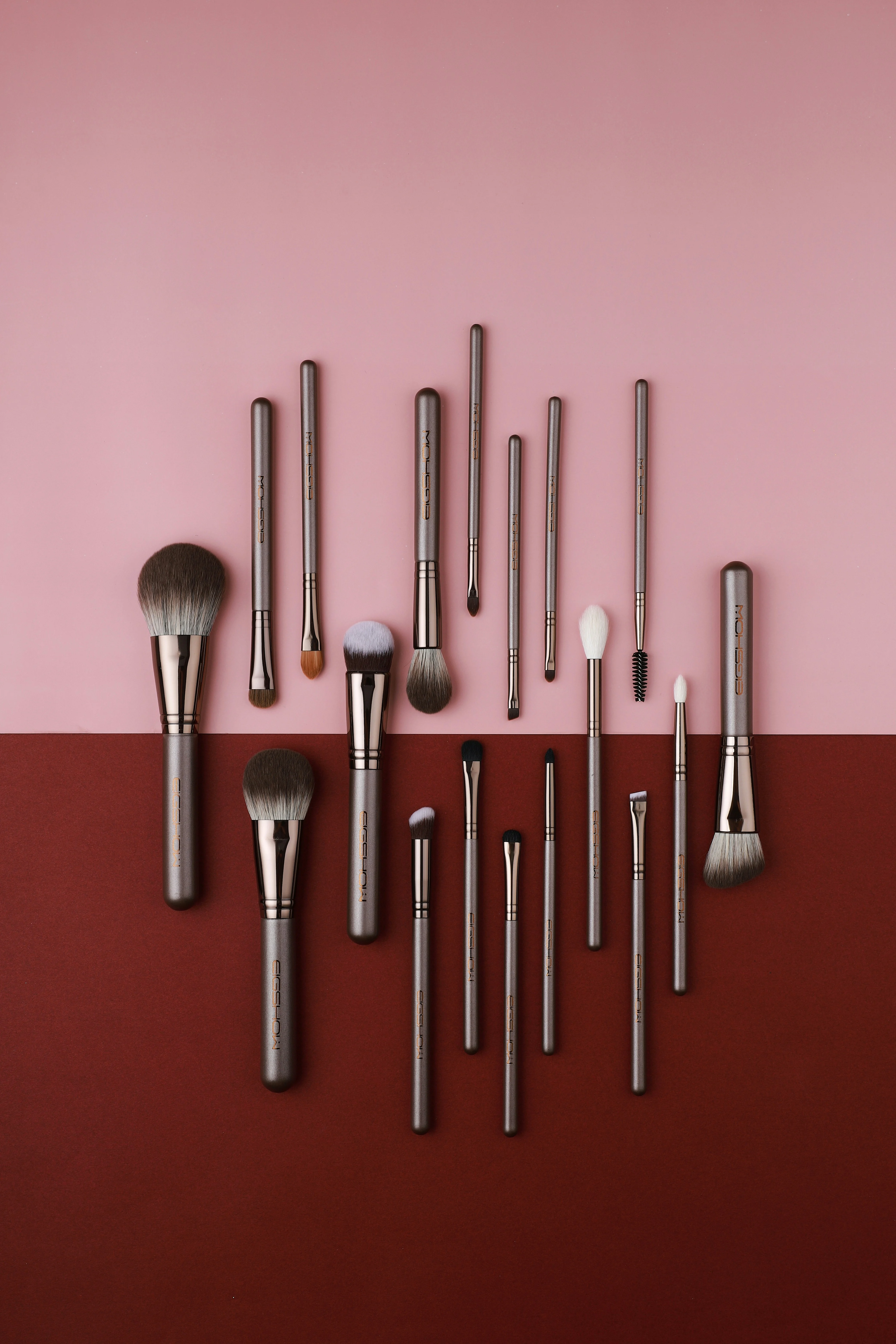 Makeup Brushes Wholesale: 7 Pro Tips for Sourcing & Import from China 12 william shu X Jr cTP2c4 unsplash
