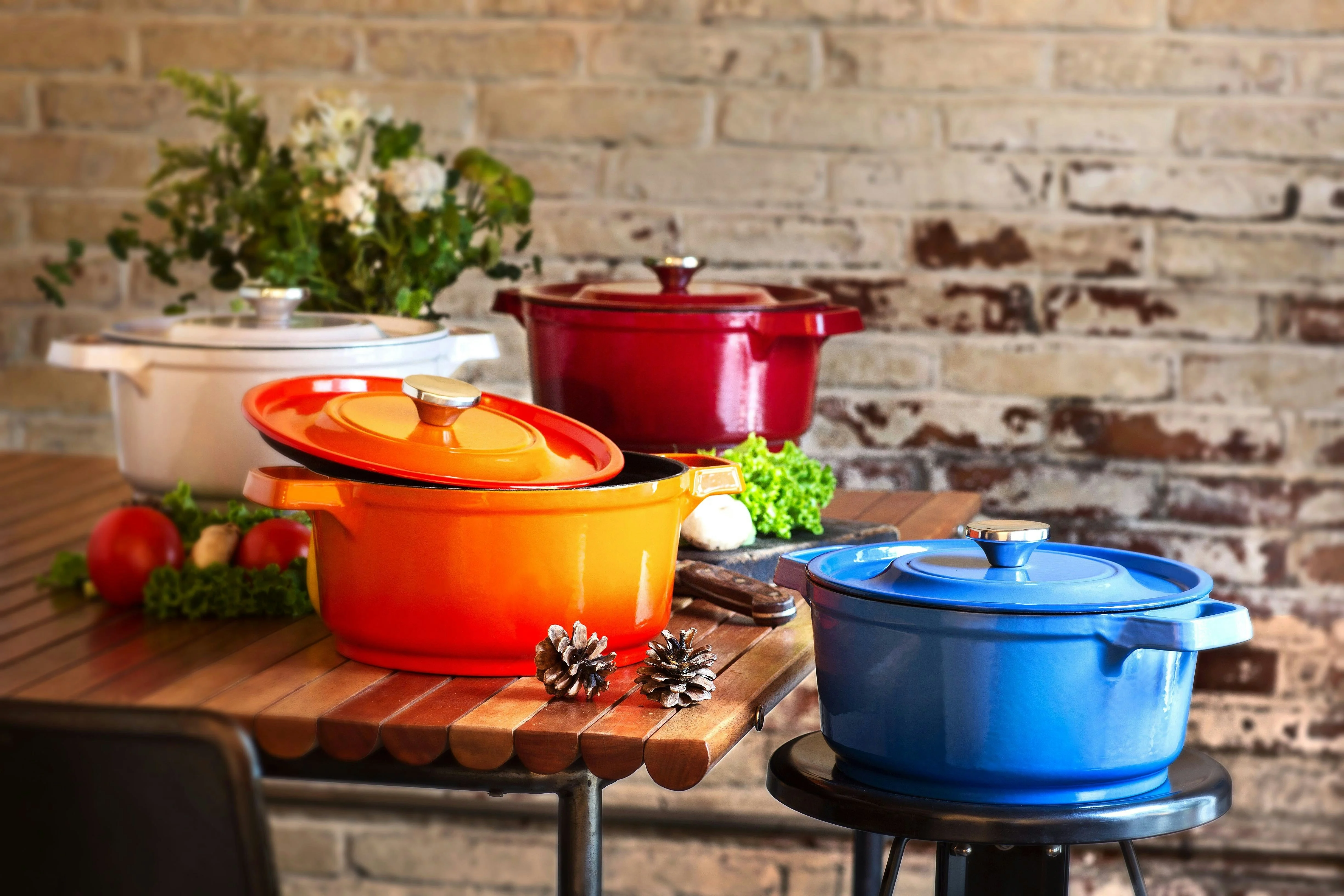 7 Essential Cookware Sets to Wholesale from China 6 cooker king 2B06Q9Fly5E unsplash